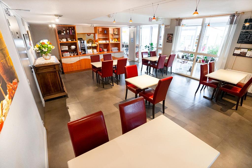 Logis Hotel- Hotel Restaurant Le Rialto Le Sequestre Bagian luar foto
