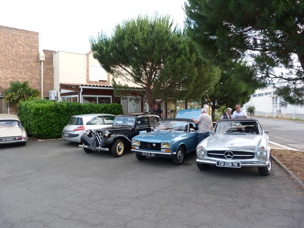 Logis Hotel- Hotel Restaurant Le Rialto Le Sequestre Bagian luar foto