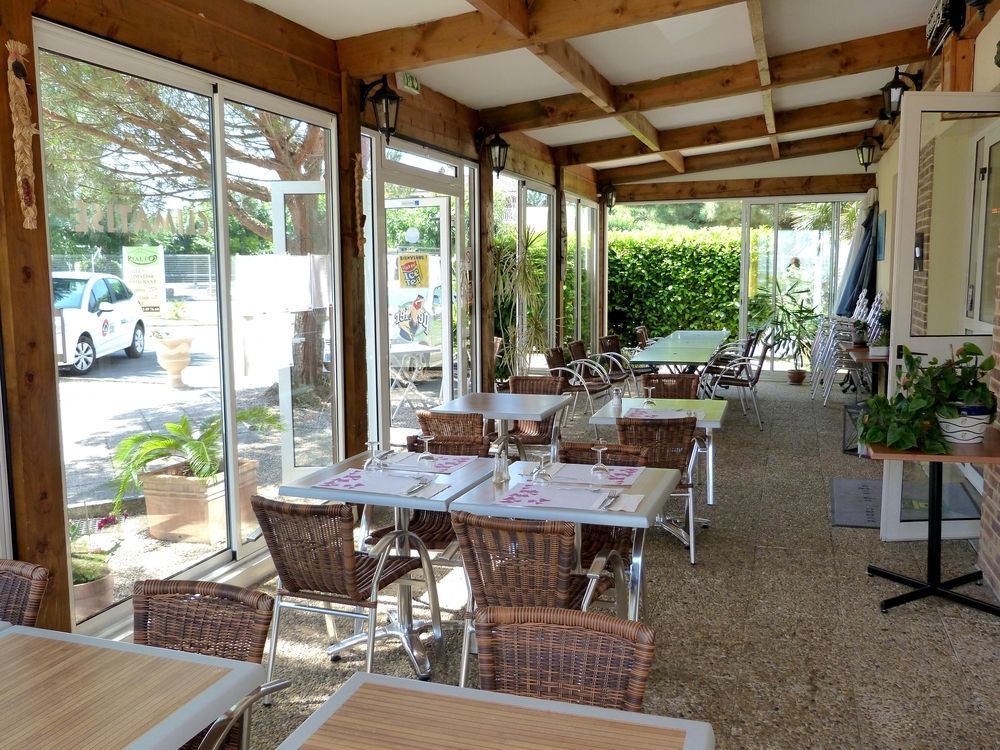 Logis Hotel- Hotel Restaurant Le Rialto Le Sequestre Bagian luar foto