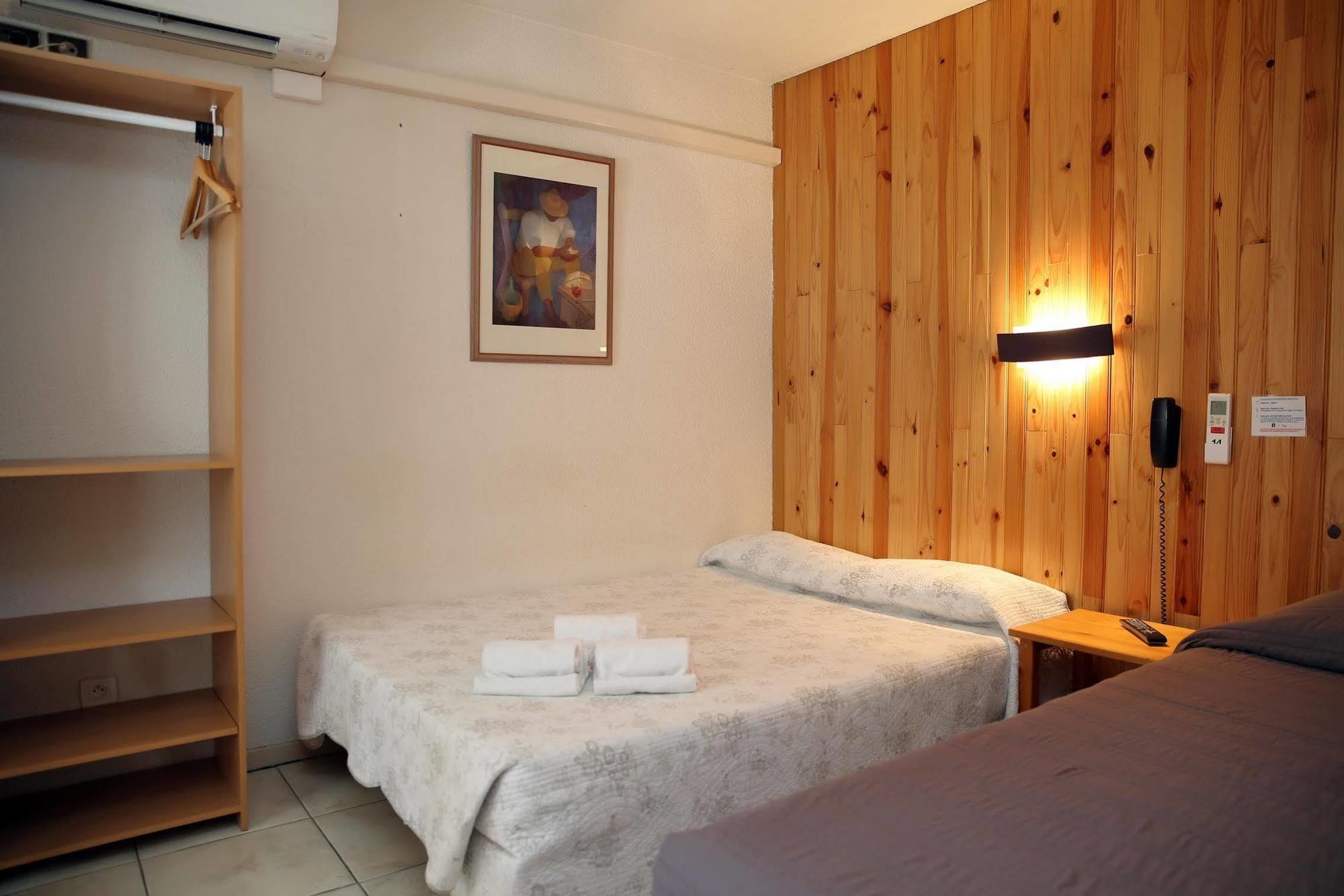 Logis Hotel- Hotel Restaurant Le Rialto Le Sequestre Bagian luar foto