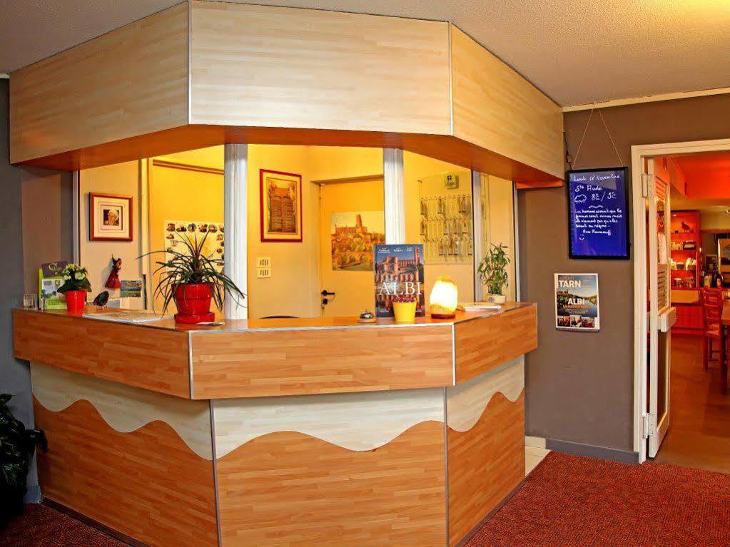Logis Hotel- Hotel Restaurant Le Rialto Le Sequestre Bagian luar foto