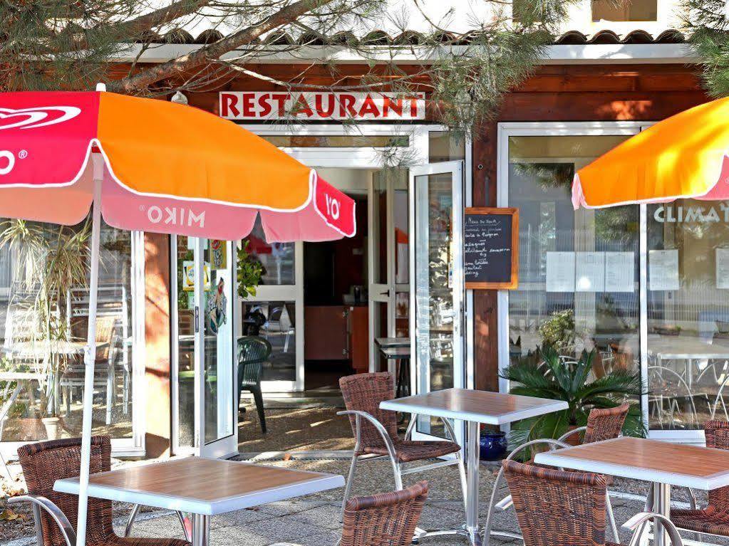 Logis Hotel- Hotel Restaurant Le Rialto Le Sequestre Bagian luar foto