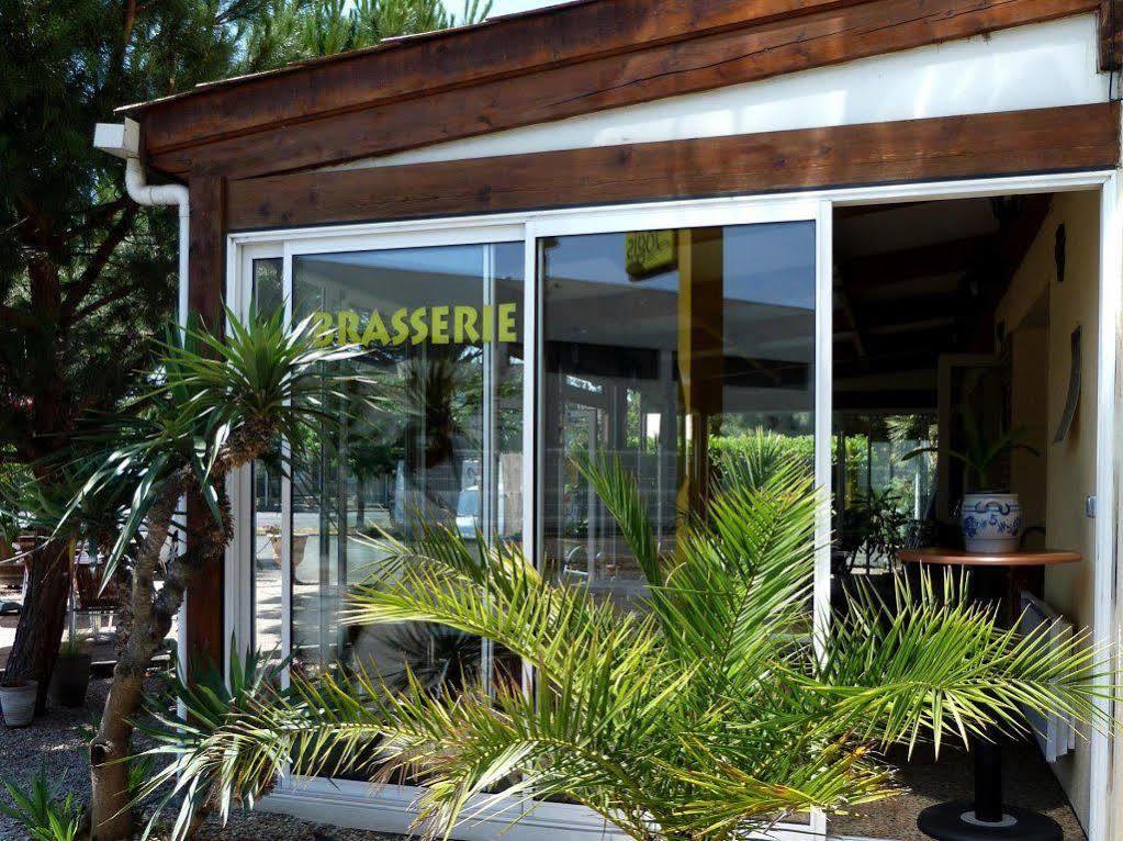 Logis Hotel- Hotel Restaurant Le Rialto Le Sequestre Bagian luar foto