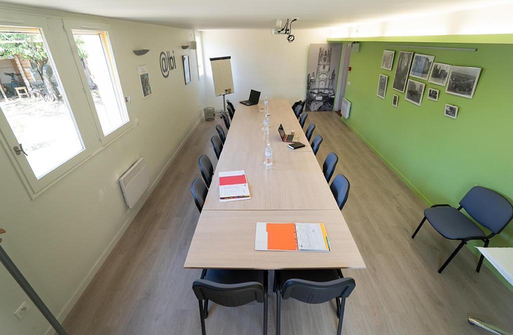 Logis Hotel- Hotel Restaurant Le Rialto Le Sequestre Bagian luar foto